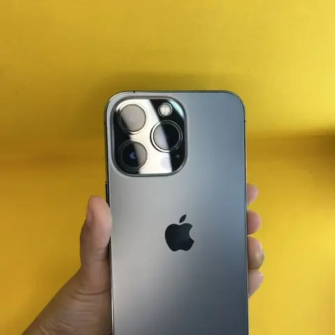 IPhone 13 Pro, Б/у, 128 ГБ, Графит, Защитное стекло, Чехол, В рассрочку, 88 %