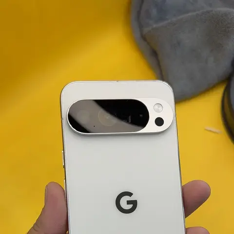 Google Pixel 10 Pro XL, Б/у, 256 ГБ, 1 SIM, eSIM
