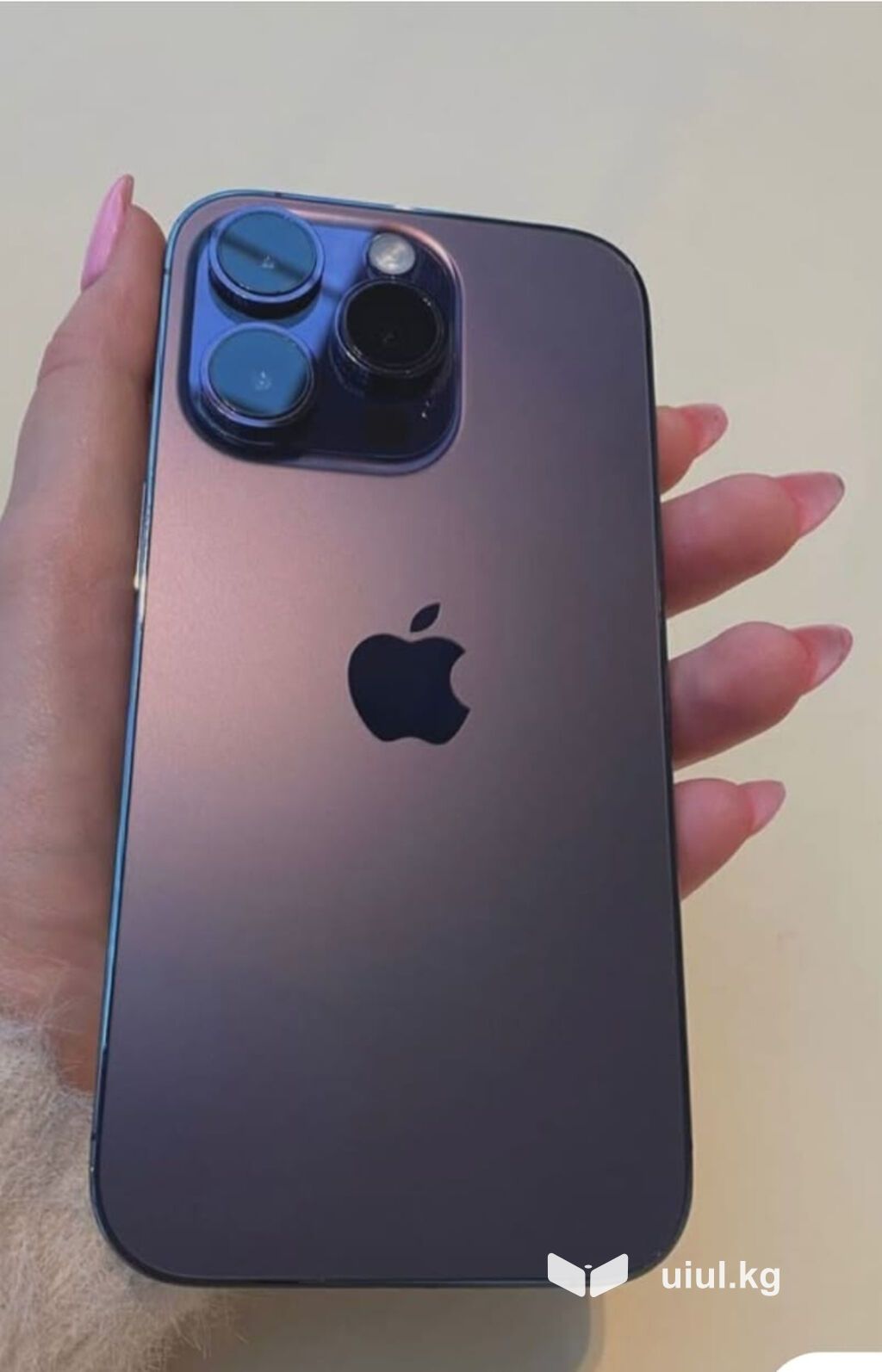 Apple iPhone (серия Pro), цвет Deep Purple. Ключевые особенности: -