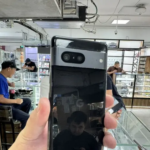 Смартфон Google Pixel 7 Характеристики и особенности: - Экран: 6.3"