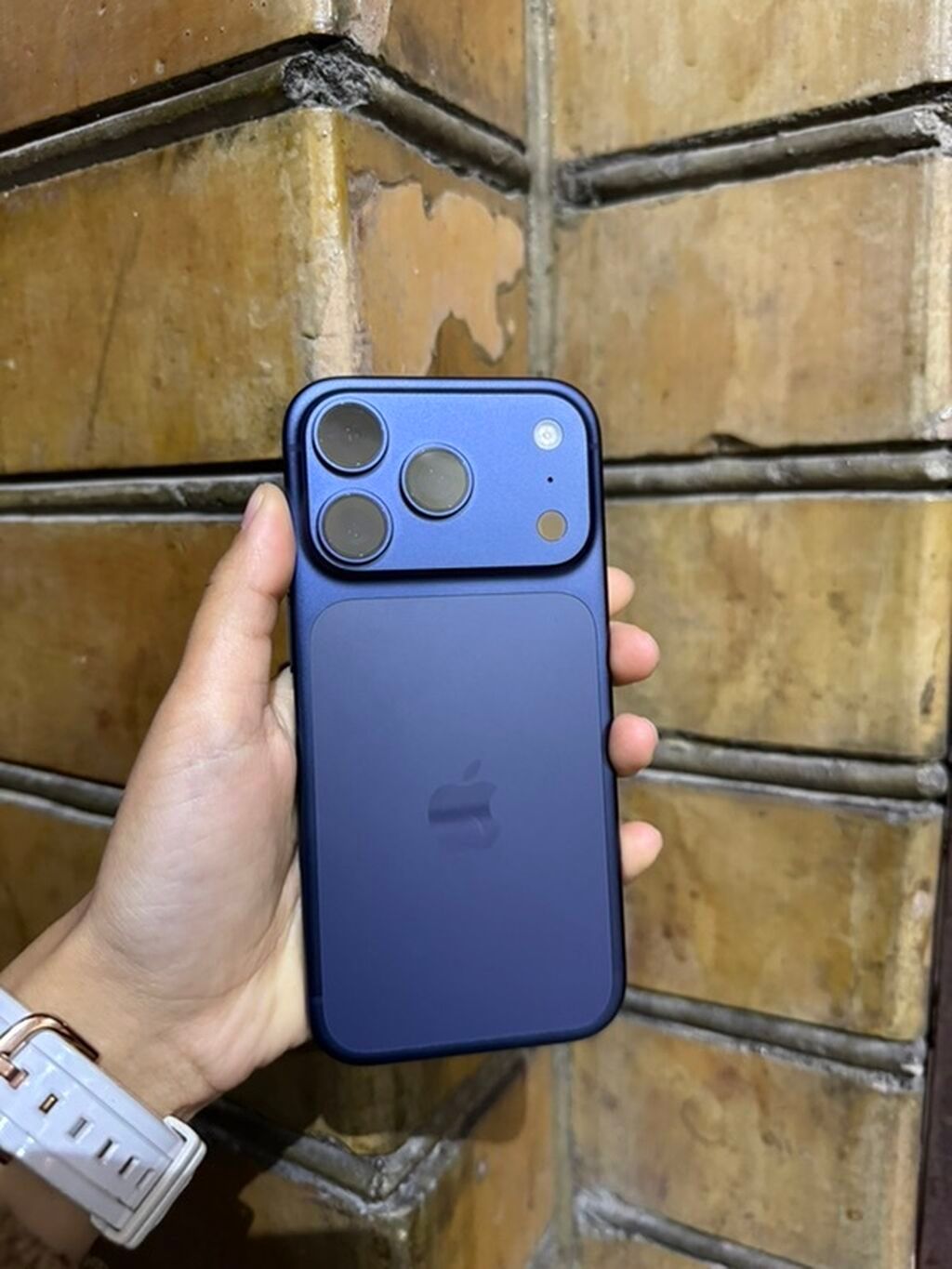 IPhone 17 Pro, Новый, 256 ГБ, Защитное стекло, Кабель, Чехол, В рассрочку
