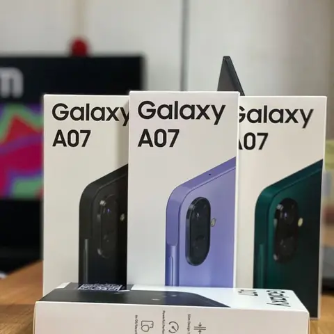 Смартфон Samsung Galaxy A07 Ключевые особенности: - Экран