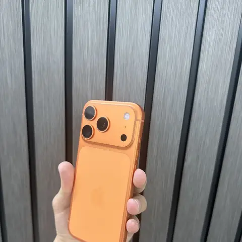 IPhone 17 Pro, Б/у, 512 ГБ, Оранжевый, Защитное стекло, Чехол, Коробка, В рассрочку, 100 %