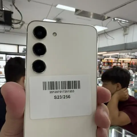 Samsung Galaxy S23 (модель SM‑S911N), память 256 ГБ. Основные
