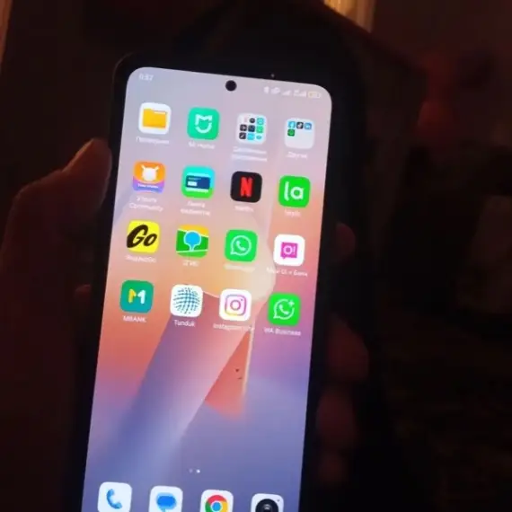iPhone SE 3 128GB Midnight