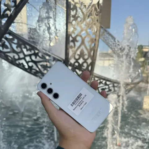Samsung Galaxy A35 5G, Б/у, 256 ГБ, цвет - Белый, В рассрочку, 2 SIM