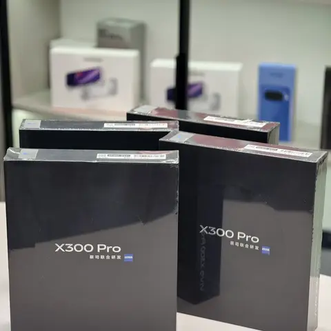 Vivo X300 Pro, Новый, 256 ГБ, цвет - Черный, 2 SIM