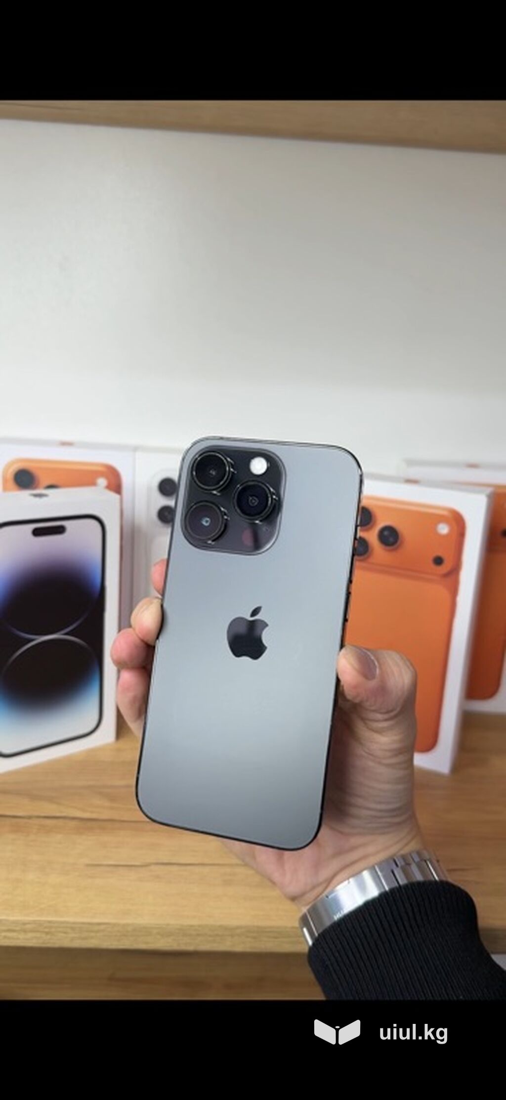 Смартфон iPhone 14 Pro в цвете «Серый космос» с объемом памяти 256 ГБ