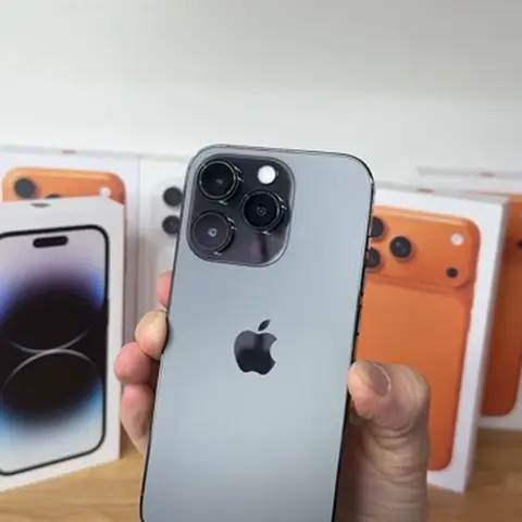 Смартфон iPhone 14 Pro в цвете «Серый космос» с объемом памяти 256 ГБ
