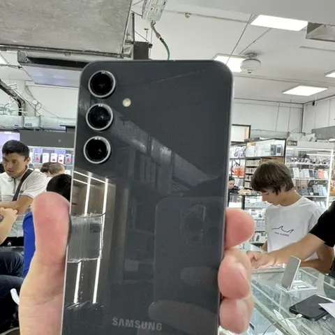 Samsung Galaxy S23 FE (модель SM‑S711B/DS), цвет Graphite. Ключевые