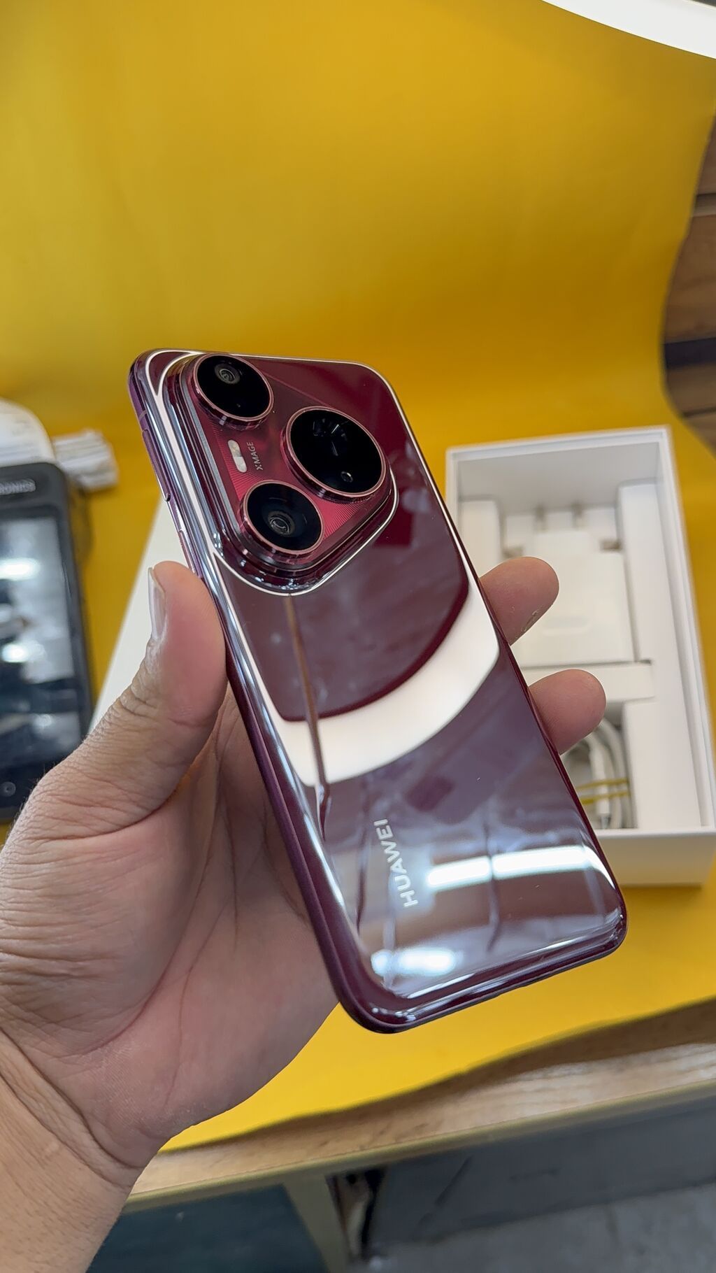 Huawei Pura 70 Ultra, Б/у, 512 ГБ, 2 SIM, eSIM