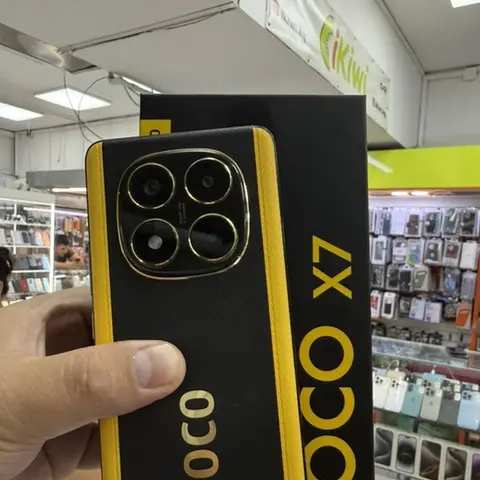POCO X7 (черно‑желтый, фирменная серия) - Память: 12 ГБ ОЗУ / 512 ГБ