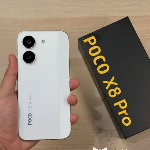 POCO X8 Pro — стильный смартфон в белом цвете с акцентом на мощность и