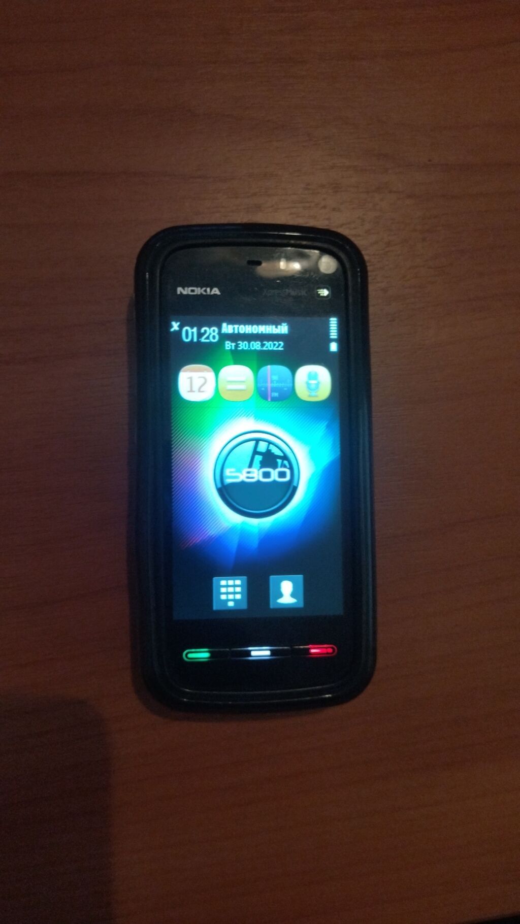ПРОДАЮ NOKIA 5800 XpressMusic. Состояние рабочее. Из болячек : нужно