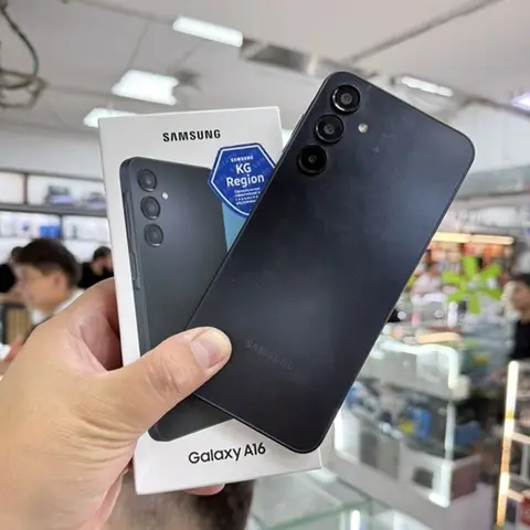 Samsung Galaxy A16 (модель SM-A165F/DS) - Цвет: черный - Экран с