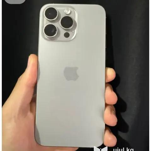 IPhone с тройной камерой Pro‑уровня - Корпус: светлый