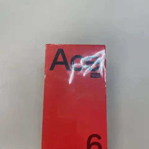 OnePlus Ace 6 — версия 至尊版 (Ultimate). Конфигурация памяти: 12 ГБ