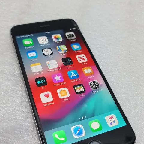 IPhone 6 Plus, Б/у, 16 ГБ, Серебристый, 99 %