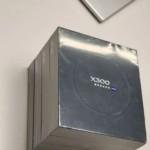 Vivo X300, Новый, 256 ГБ, цвет - Черный, 2 SIM